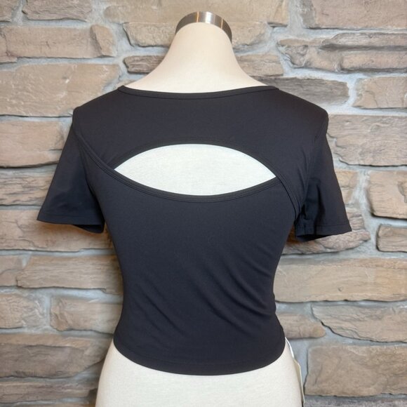 Halara Cropped Short Sleeve Top Keyhole Front Black Size Medium NWT Athleisure - Picture 3 of 9